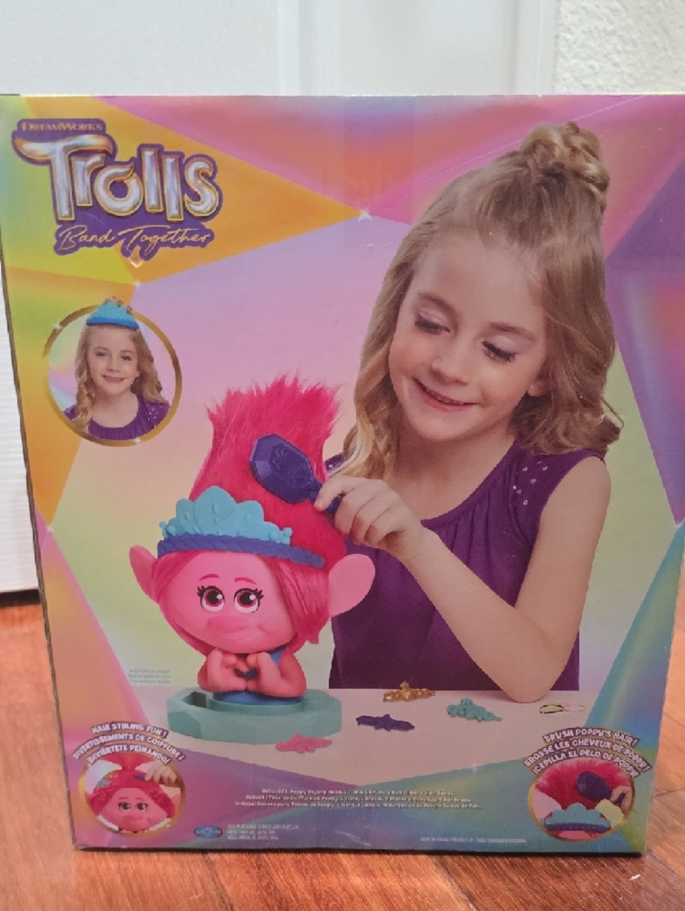 DreamWorks Poppy Styling Head - Bright Pink with Aqua Tiara and Purple Accents - Picture 2 of 2
